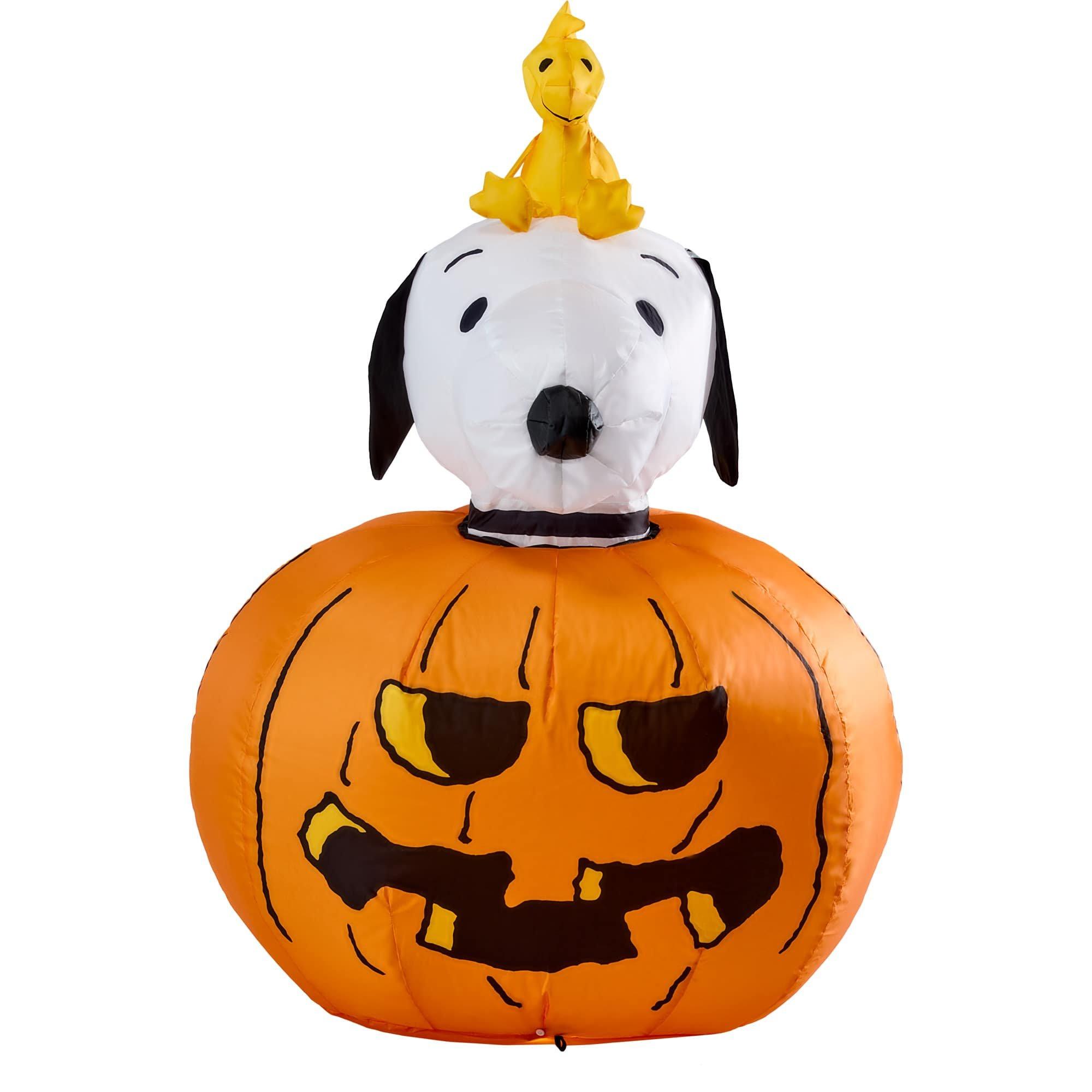 3.5 Foot Peanuts Classic Snoopy Halloween Inflatable Lawn Decoration